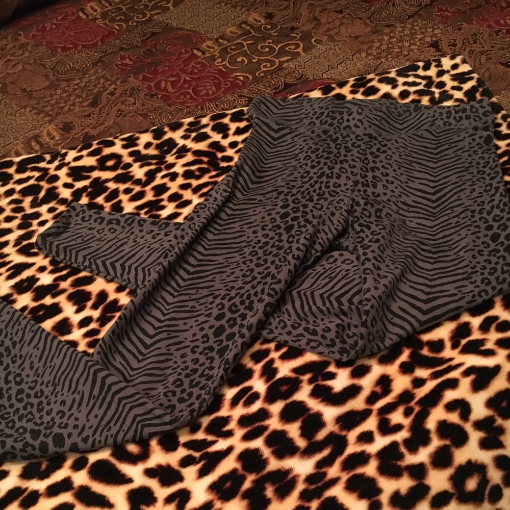 Victoria’s Secret Pink leggings